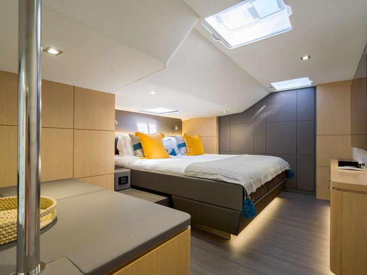 Master king berth guest suite Master king berth guest suite