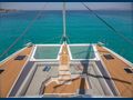 ASTORIA Fountaine Pajot Samana 59 - foredeck lounge and twin trampolines