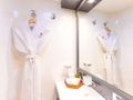 TRUE STORY Fountaine Pajot Victoria 67 - twin cabin bathroom TRUE STORY Fountaine Pajot Victoria 67 - twin cabin bathroom