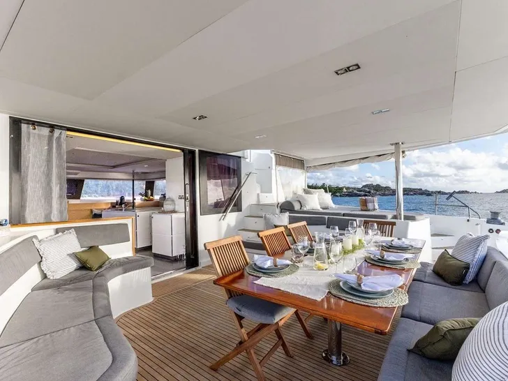 TRUE STORY Fountaine Pajot Victoria 67 - aft deck TRUE STORY Fountaine Pajot Victoria 67 - aft deck