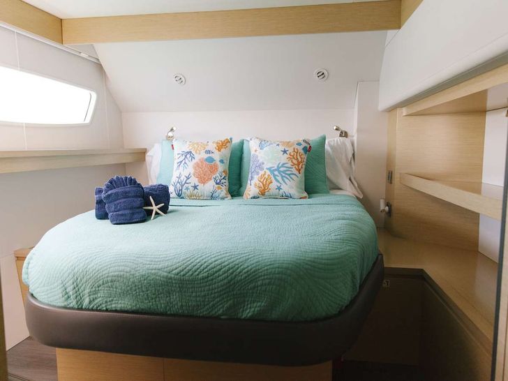 Queen Cabin