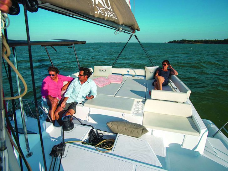 TEAM FACTORY Bali Catspace - flybridge TEAM FACTORY Bali Catspace - flybridge