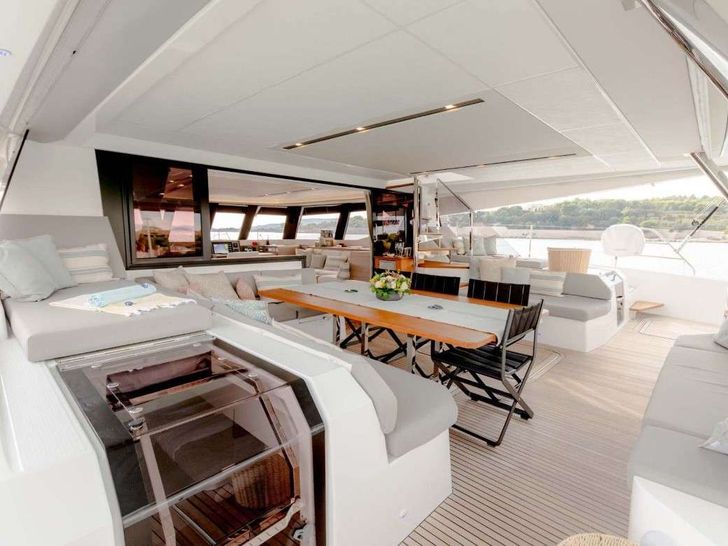 ALLURE Fountaine Pajot Samana 59 - aft deck amenities ALLURE Fountaine Pajot Samana 59 - aft deck amenities