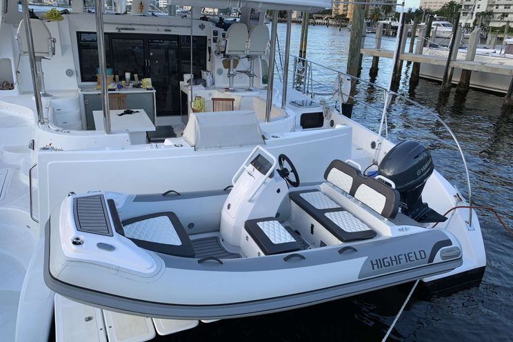 Charter Yacht RUMAWAY - Royal Cape 53 - 4 Cabins - Tortola - Virgin Gorda - Anegada