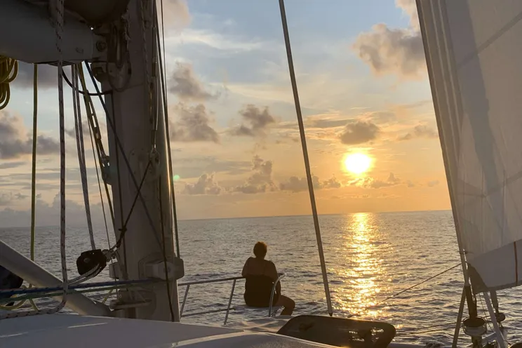 Charter Yacht RUMAWAY - Royal Cape 53 - 4 Cabins - Tortola - Virgin Gorda - Anegada