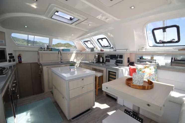 Charter Yacht RUMAWAY - Royal Cape 53 - 4 Cabins - Tortola - Virgin Gorda - Anegada