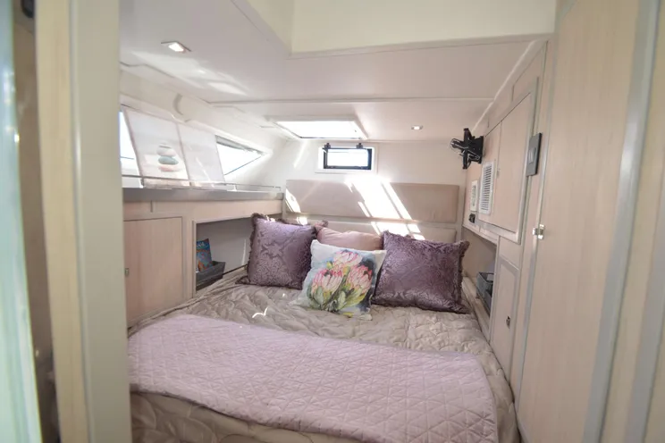 Charter Yacht RUMAWAY - Royal Cape 53 - 4 Cabins - Tortola - Virgin Gorda - Anegada