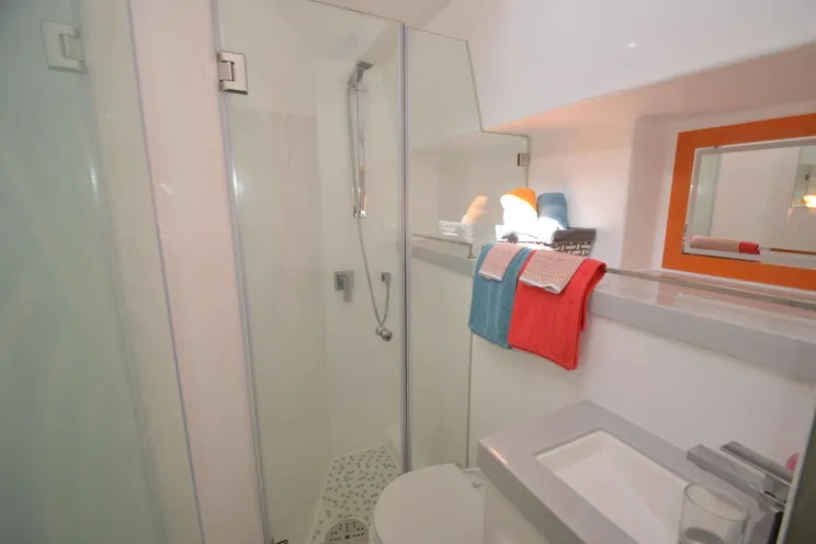 Charter Yacht RUMAWAY - Royal Cape 53 - 4 Cabins - Tortola - Virgin Gorda - Anegada