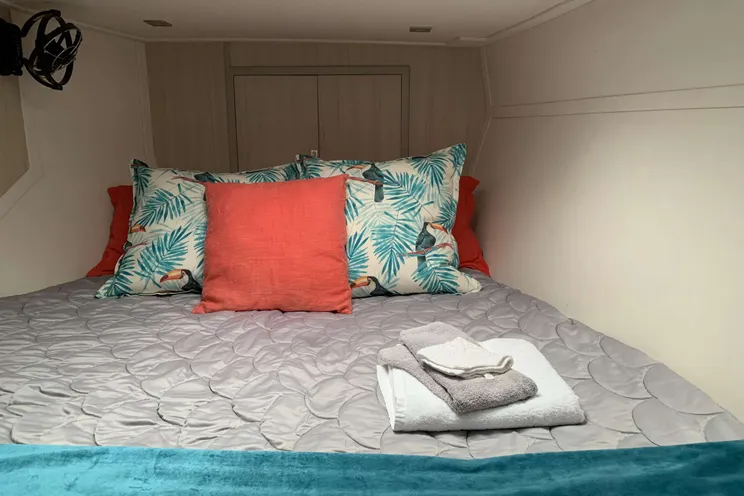 Charter Yacht RUMAWAY - Royal Cape 53 - 4 Cabins - Tortola - Virgin Gorda - Anegada