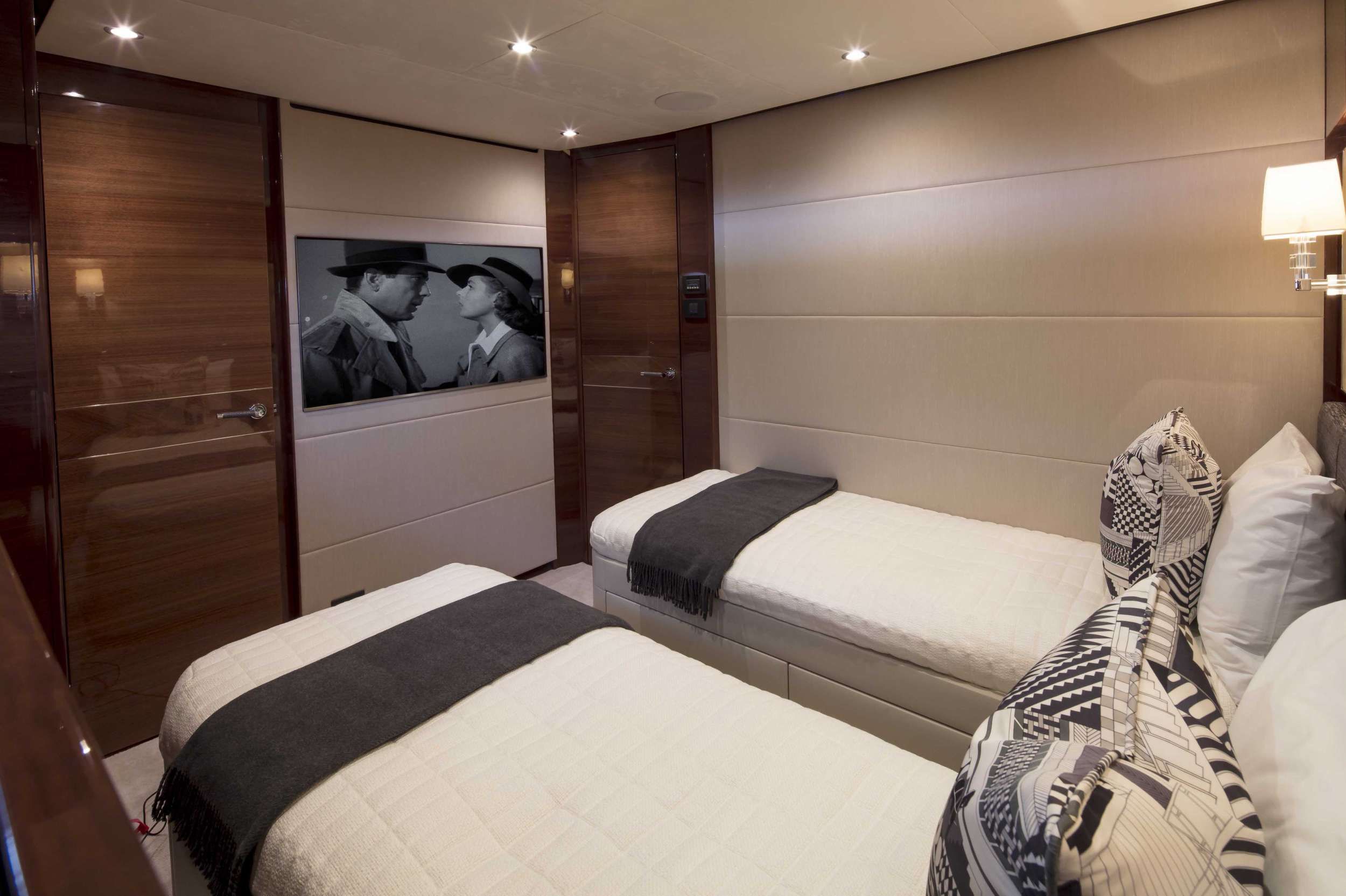 HOT PURSUIT Princess 88 4th Guest Stateroom(unavailable unless single occupant of 6 guests)