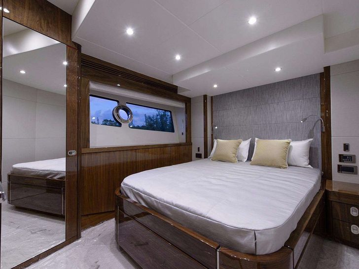 GOLDEN OURS Sunseeker 75 Crewed Motor Yacht Double Cabin