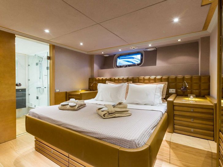 AQUARELLA Devonport 42 - VIP cabin AQUARELLA Devonport 42 - VIP cabin