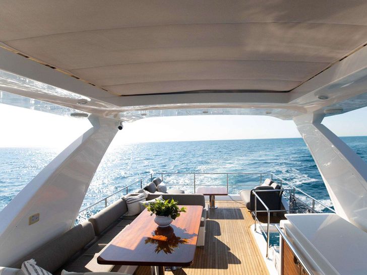 LITQUIDITY - Azimut 68,flybridge alfresco dining area LITQUIDITY - Azimut 68,flybridge alfresco dining area