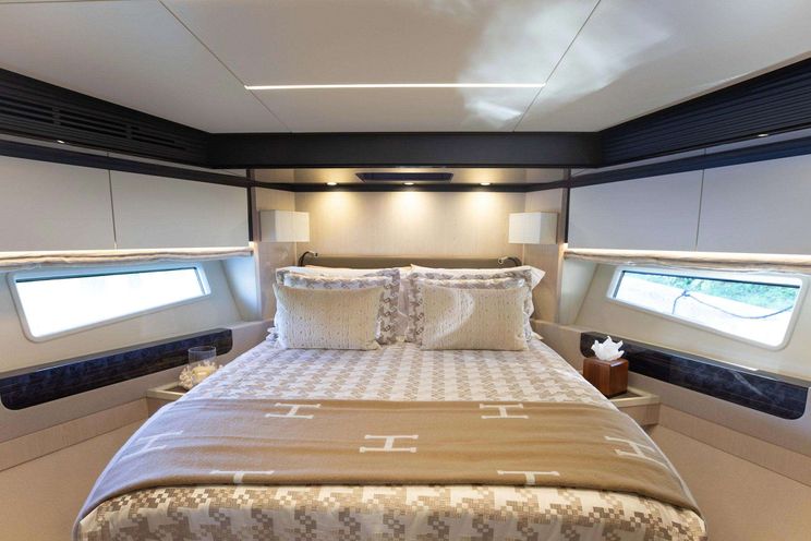 Charter Yacht LITQUIDITY - Azimut 68 - 4 Cabins - Bal Harbour - Miami - Florida East Coast - USA
