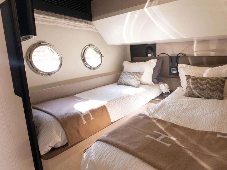 LITQUIDITY - Azimut 68,twin cabin 1 LITQUIDITY - Azimut 68,twin cabin 1