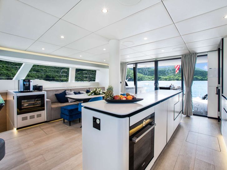 VALENTINE Sunreef 60 - galley VALENTINE Sunreef 60 - galley