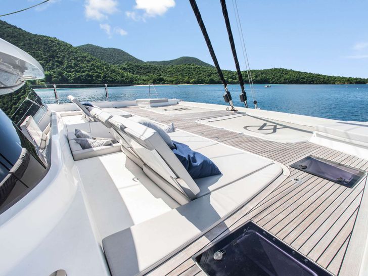 VALENTINE Sunreef 60 - foredeck VALENTINE Sunreef 60 - foredeck