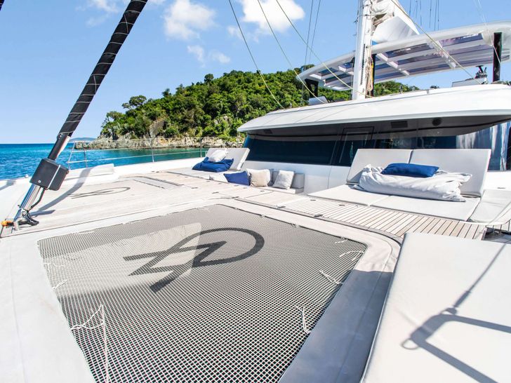 VALENTINE Sunreef 60 - foredeck trampolines VALENTINE Sunreef 60 - foredeck trampolines
