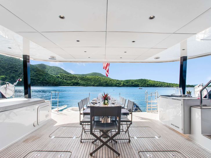 VALENTINE Sunreef 60 - aft deck VALENTINE Sunreef 60 - aft deck