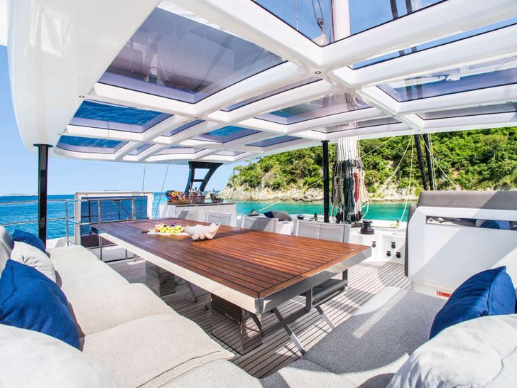 VALENTINE Sunreef 60 - flybridge VALENTINE Sunreef 60 - flybridge