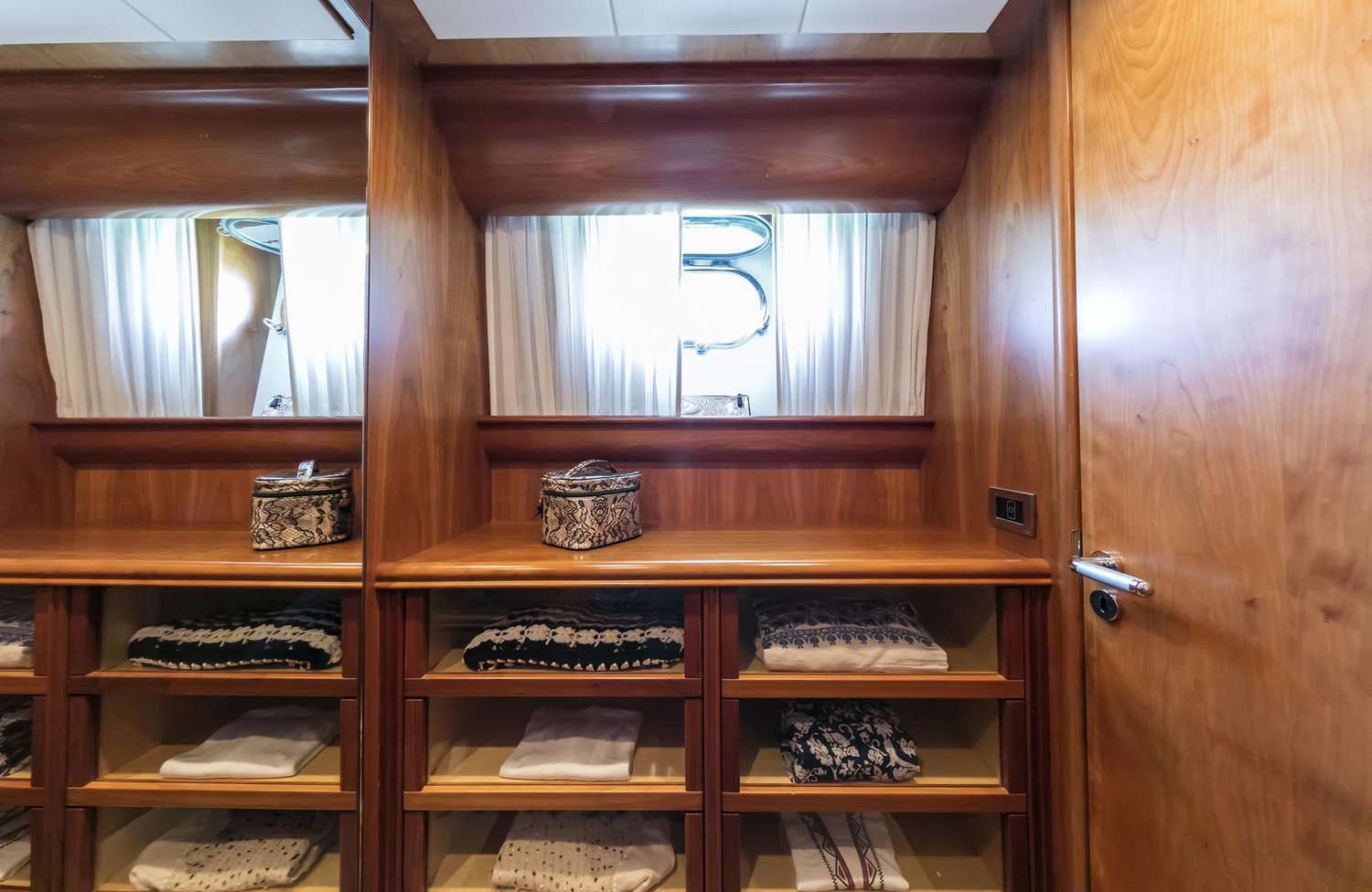 GORGEOUS Canados 72 - master cabin walk-in closet