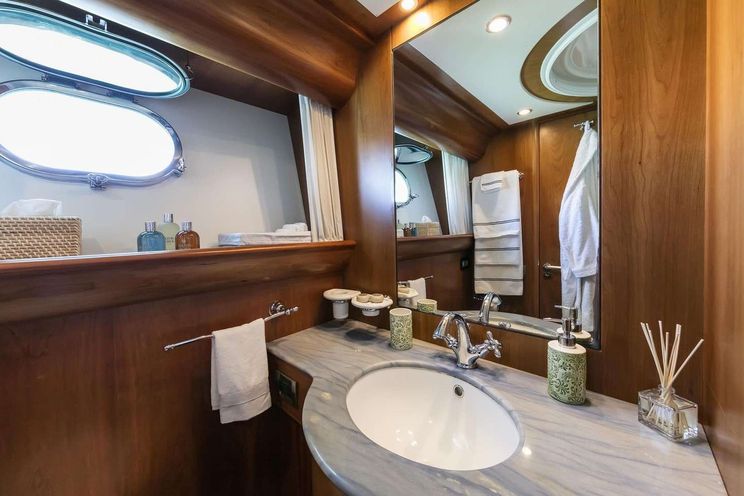 Charter Yacht GORGEOUS - Canados 72 - 4 Cabins - Athens - Mykonos - Paros - Cyclades - Aegean - Greece