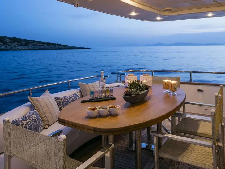 GORGEOUS Canados 72 - aft deck GORGEOUS Canados 72 - aft deck