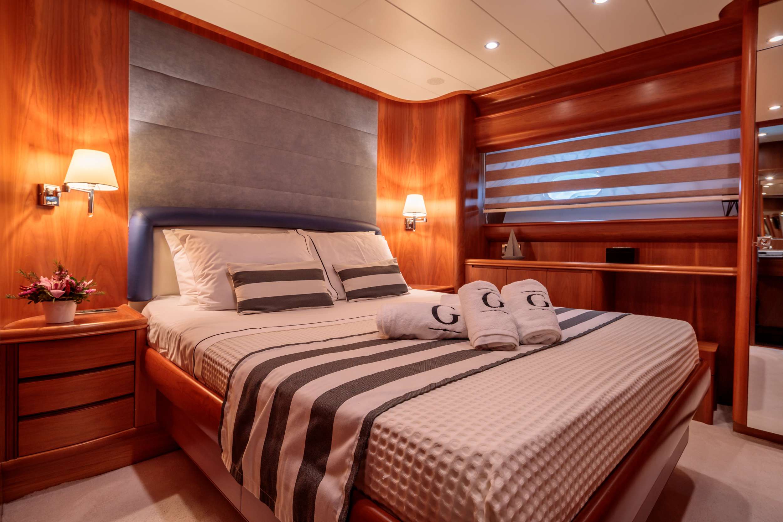 GORGEOUS Canados 72 - VIP cabin 1