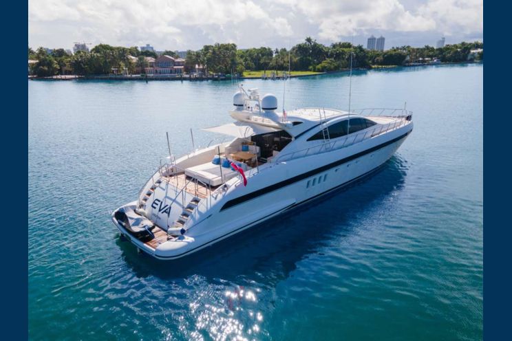 Charter Yacht EVA - Mangusta 92 - 4 cabins - Miami - Nassau