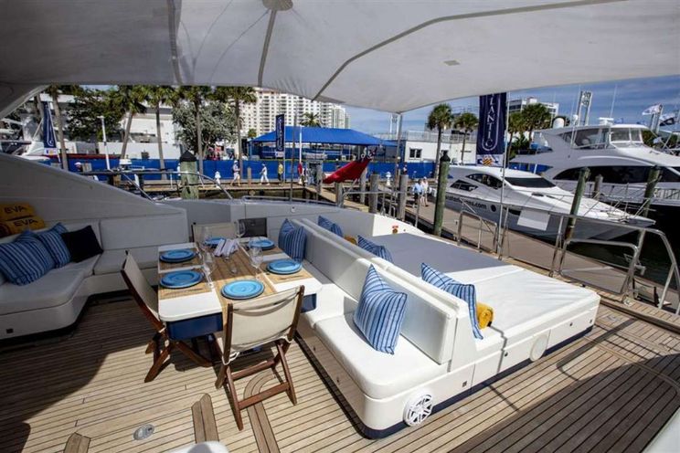 Charter Yacht EVA - Mangusta 92 - 4 cabins - Miami - Nassau