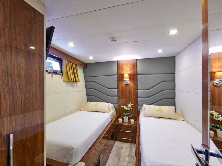 WIDE LIBERTY - twin cabin