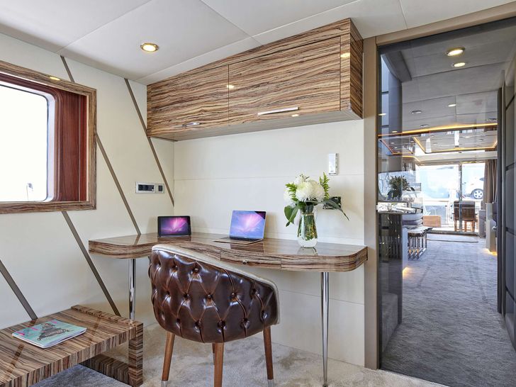 WIDE LIBERTY - master cabin office