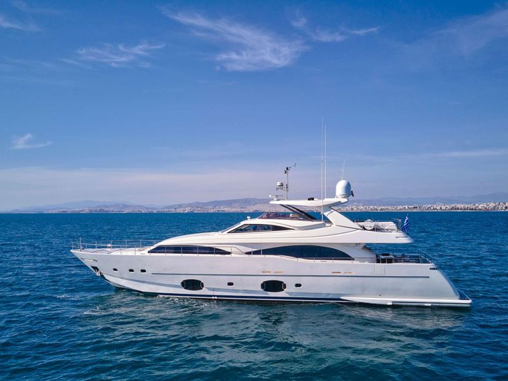 SEVEN S Ferretti Yacht