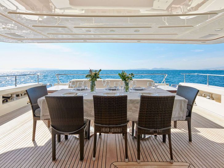 SEVEN S Ferretti Yacht Alfresco Dining