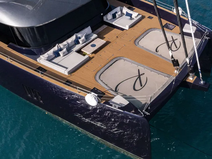 RELENTLESS II 80 Sunreef 80 - foredeck RELENTLESS II 80 Sunreef 80 - foredeck