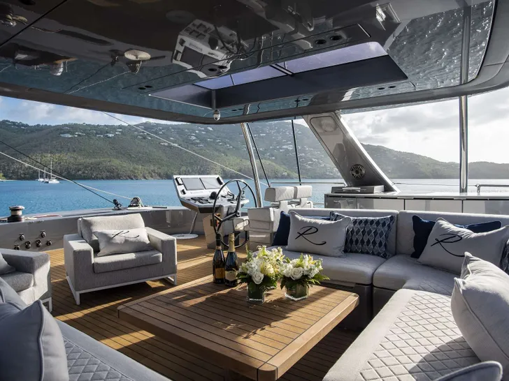 RELENTLESS II 80 Sunreef 80 - flybridge seating area RELENTLESS II 80 Sunreef 80 - flybridge seating area
