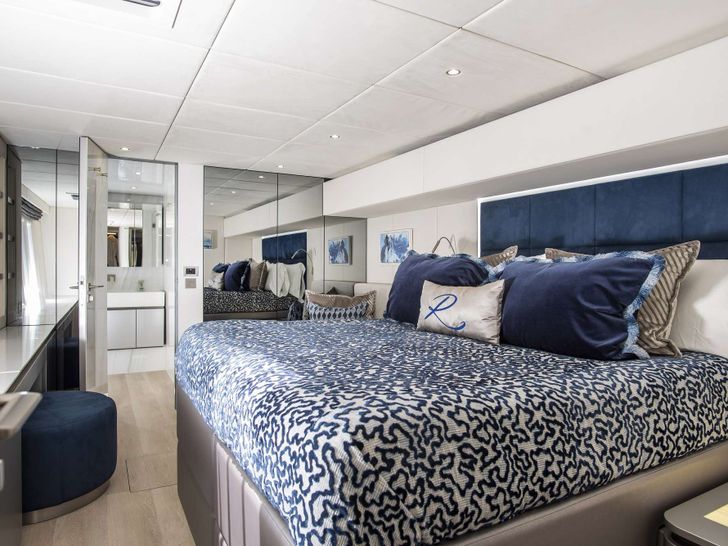 RELENTLESS II 80 Sunreef 80 - master cabin bed RELENTLESS II 80 Sunreef 80 - master cabin bed