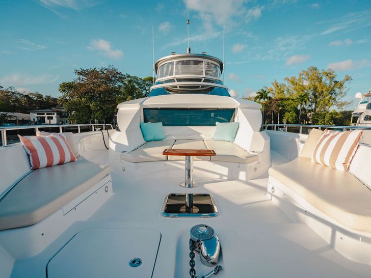 BELLA SKY - HATTERAS 75 Bow BELLA SKY - HATTERAS 75 Bow