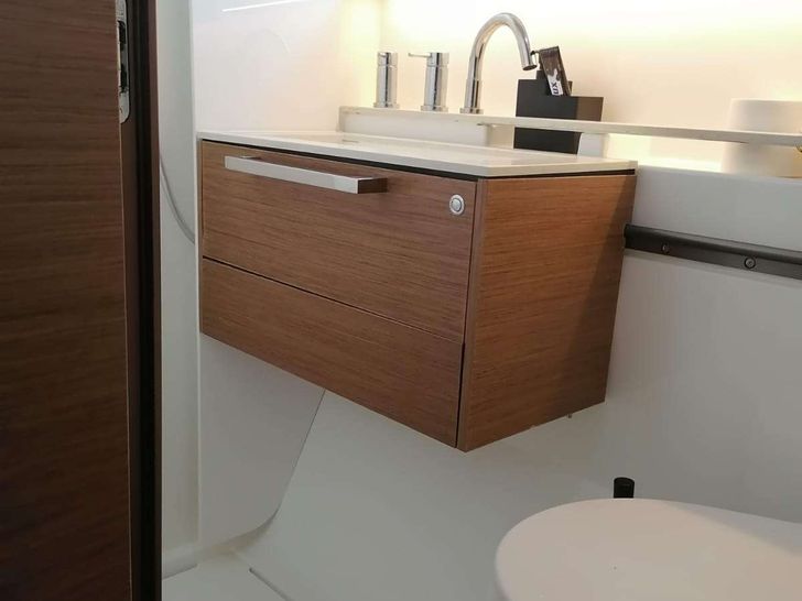 ANDARE AVANTI - en suite bathroom ANDARE AVANTI - en suite bathroom