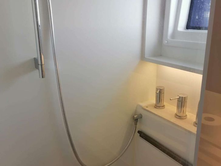 ANDARE AVANTI - en suite bathroom ANDARE AVANTI - en suite bathroom