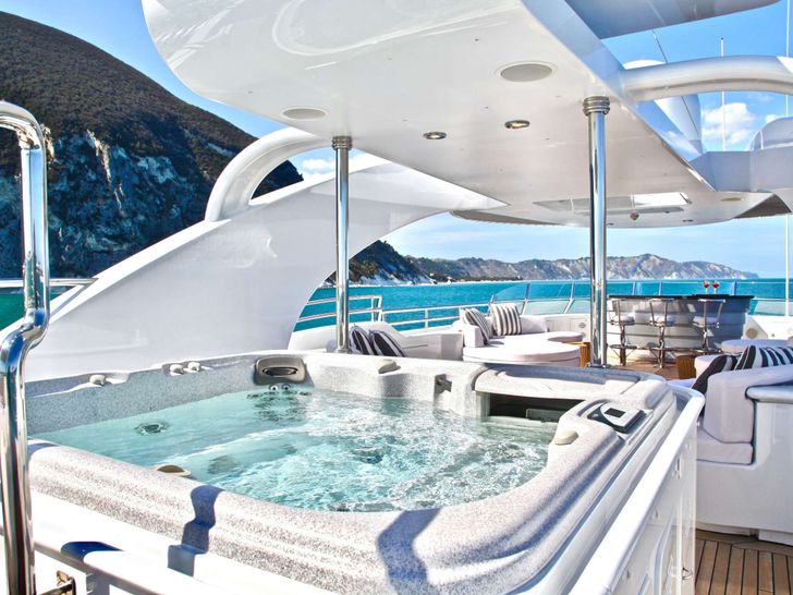 ALALYA ISA 47m - sun deck with a jacuzzi ALALYA ISA 47m - sun deck with a jacuzzi