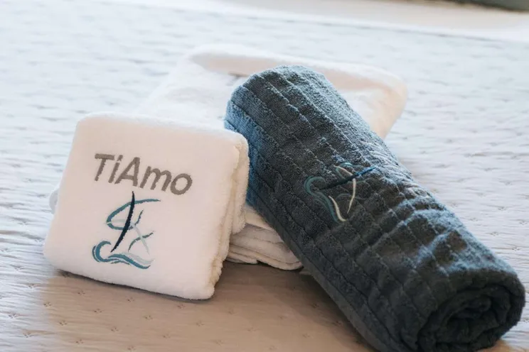 Charter Yacht TIAMO - Aquila 54 - 4 Cabins - Athens - Mykonos - Paros - Cyclades - Greece