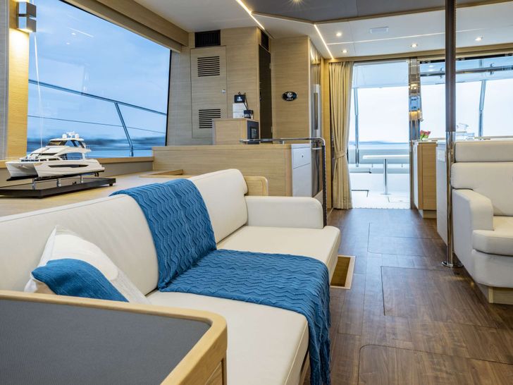 TIAMO - saloon TIAMO - saloon