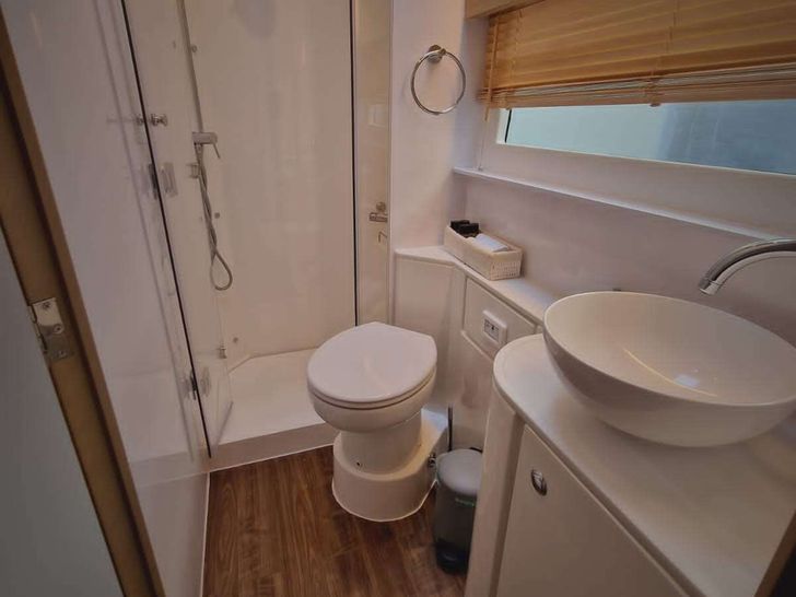 TIAMO Aquila 54 - VIP cabin 1 bathroom TIAMO Aquila 54 - VIP cabin 1 bathroom