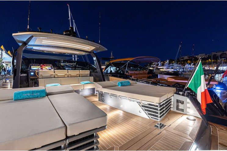 Charter Yacht JANINA - Cantieri Navali Continental 57 - 2 Cabins - Miami