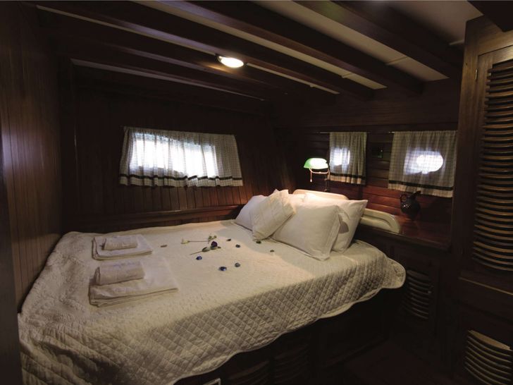 SERENAD - Double Cabin SERENAD - Double Cabin