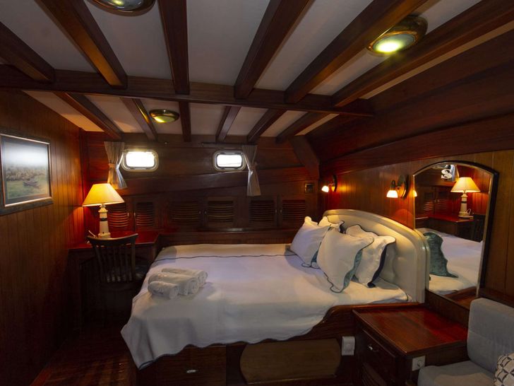 SERENAD - Double Cabin SERENAD - Double Cabin