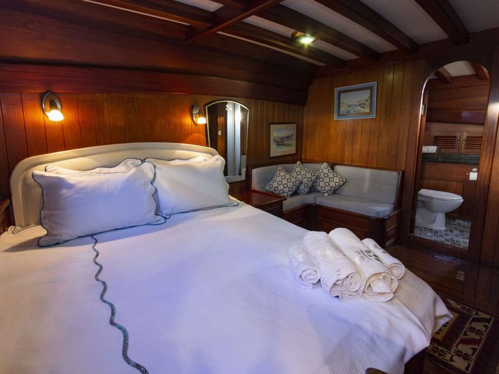 SERENAD - Double Cabin SERENAD - Double Cabin