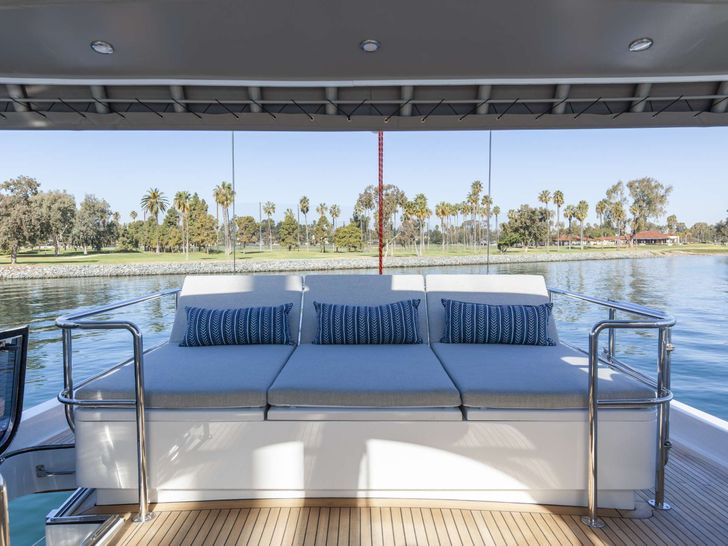 KAORI Reclining bench seat can fit up to 4 for an enjoyable view during sailing KAORI Reclining bench seat can fit up to 4 for an enjoyable view during sailing