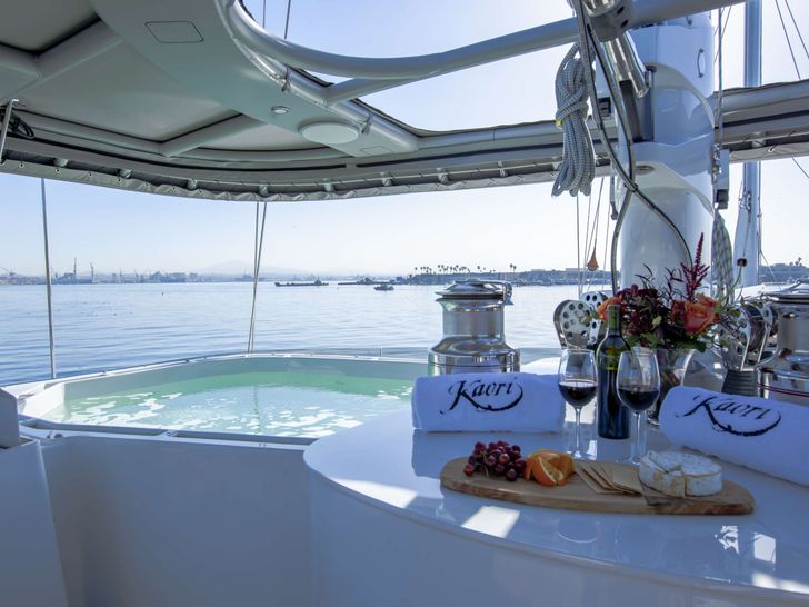 KAORI Heated enclosed flybridge KAORI Heated enclosed flybridge